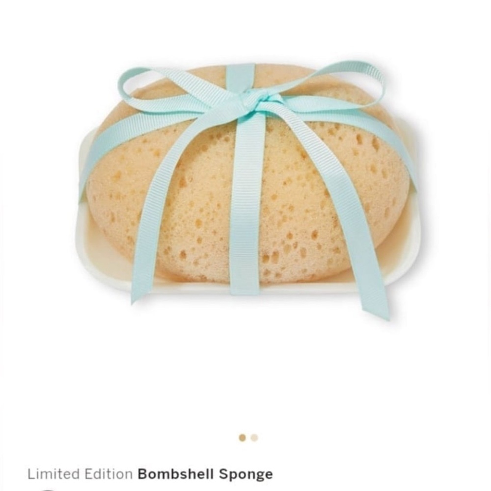 Limited Edition VICTORIA’S SECRET Bombshell Sponge with Blue Ribbon